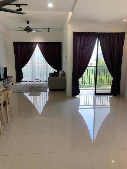 Apartment Modern Lux Suite, The Cove Hillside